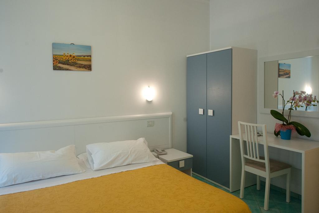 Hotel De Rosa Maiori Habitación foto